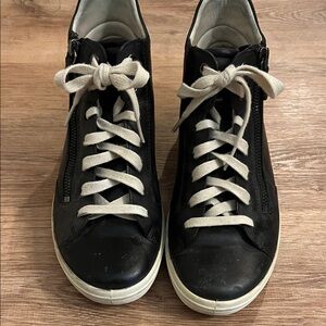Ecco Black Leather High-Top Sneakers with White Laces - size 37, 6.5